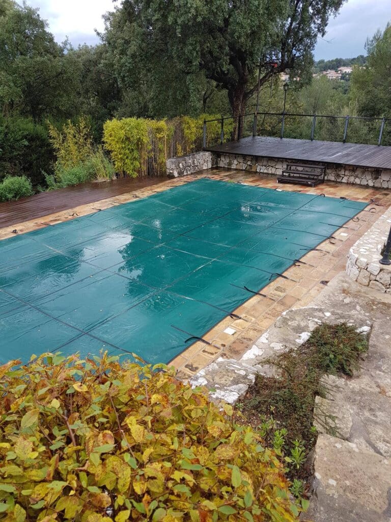 installation de votre filet d'hivernage et de sécurité pour piscine à Grasse