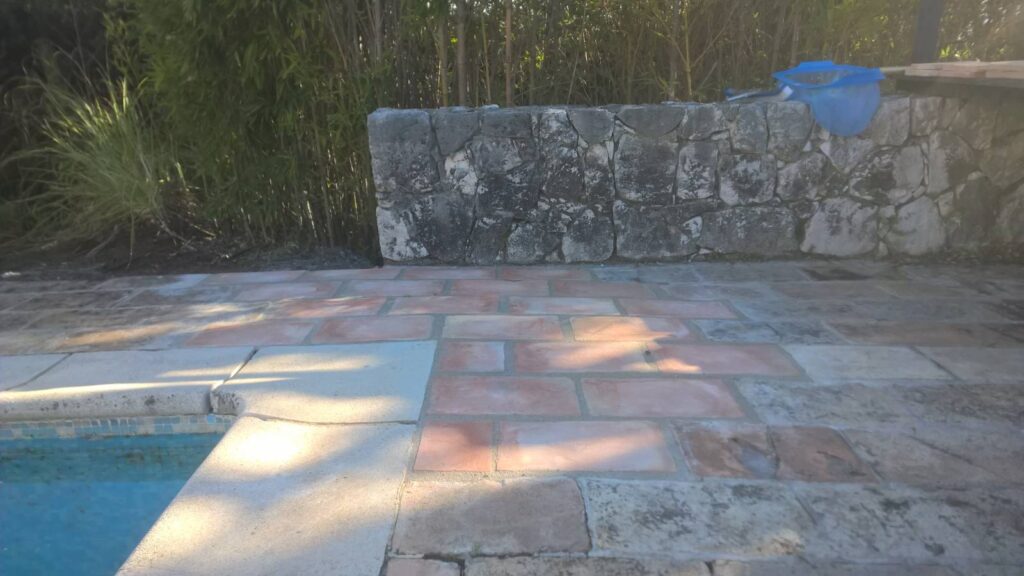 Rénovation margelle et dallage de piscine vers Biot