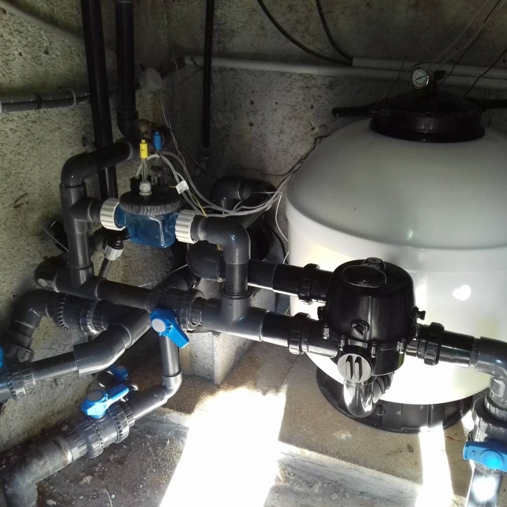 Modification d'un local technique d'une piscine sur auribeau, Remplacement d'un filtre a sable, régulateur Ph et ORP