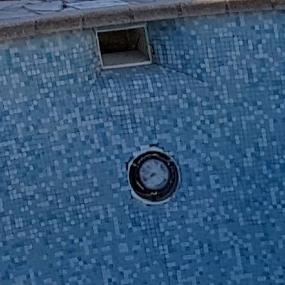 Réparation et/ou remplacement d'un projecteur piscine sur Grasse