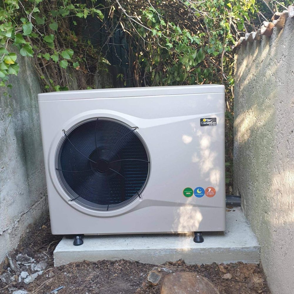 Pose d'une pompe a chaleur PAC sur une installation de piscine existante sur Cabris